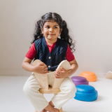 Stickad bomullsväst marinblå