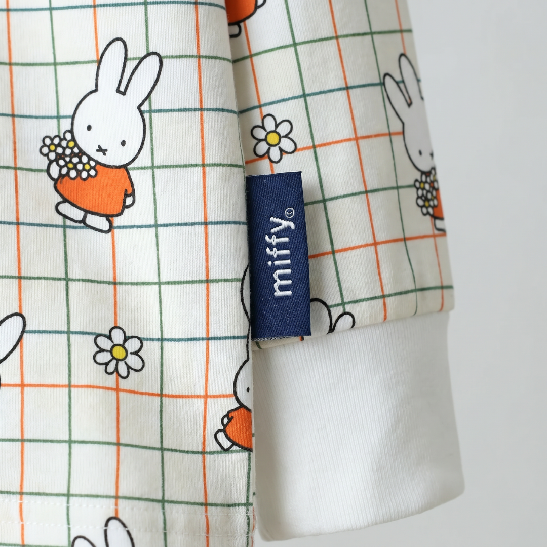 Miffy x Zipster vævet mærke på børnetøjet Miffy Checkered Bloom bambus-pyjamasæt