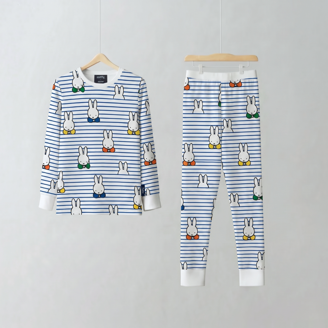 Børne-pyjamasæt Miffy »Peek-a-Boo Blue« i bambus, set forfra