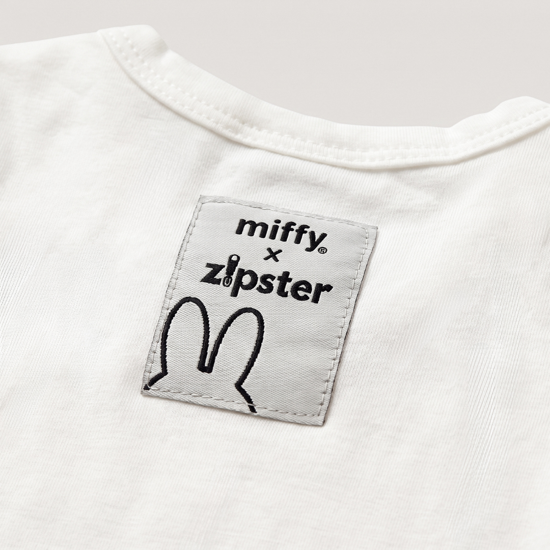 Miffy x Zipster vævet mærke på Retro Miffy pop-art bambus-babybodysuit