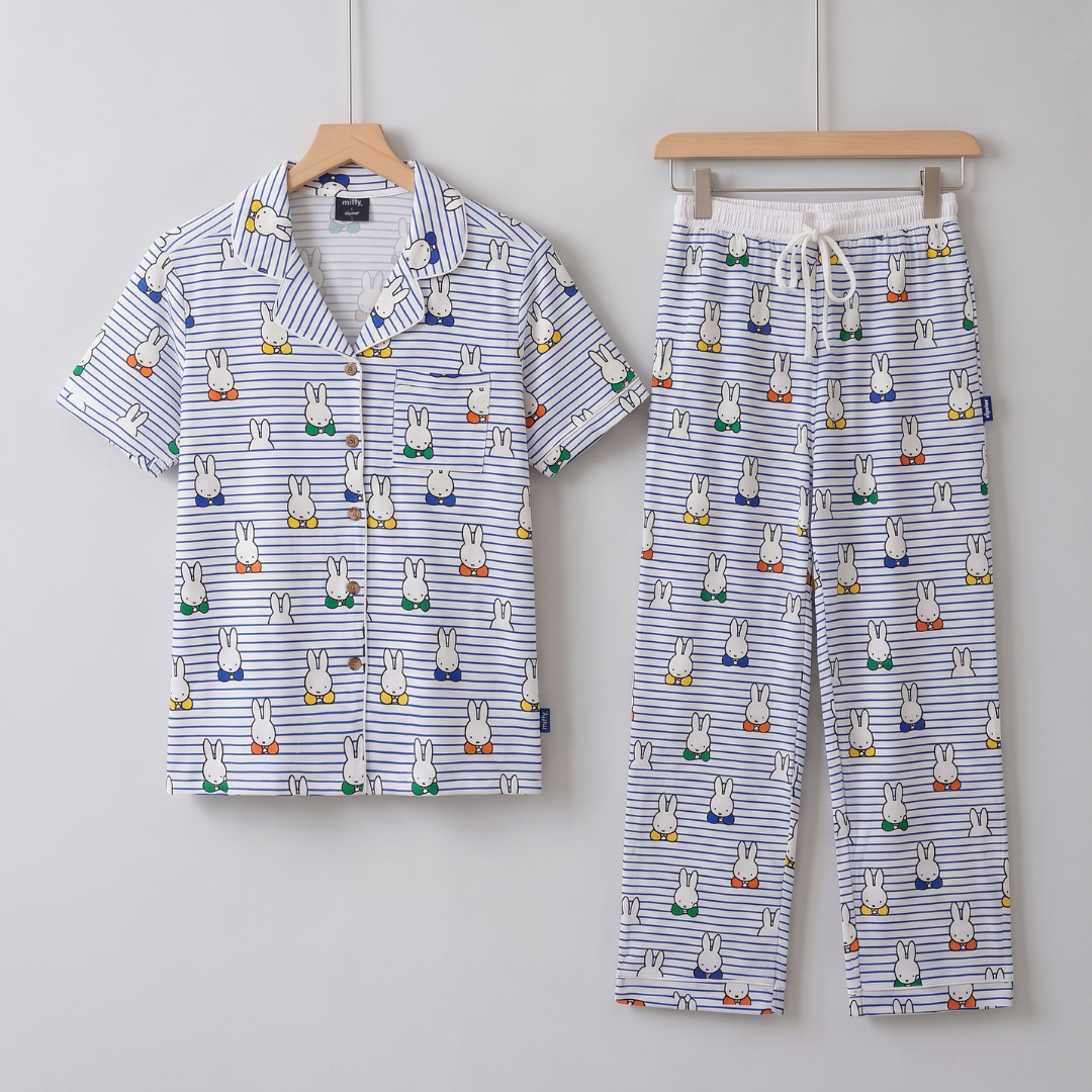Damset Miffy Peek-a-Boo Blue i bambu, framifrån
