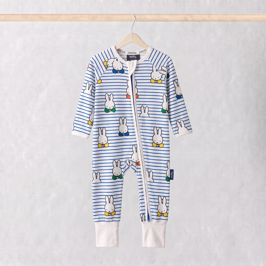 ZIPSTER x Miffy Peek-a-Boo Blue bambubabyoverall, framifrån